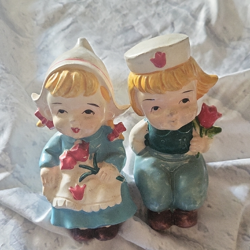 Charming Vintage Salt And Pepper Figurines with Flowers